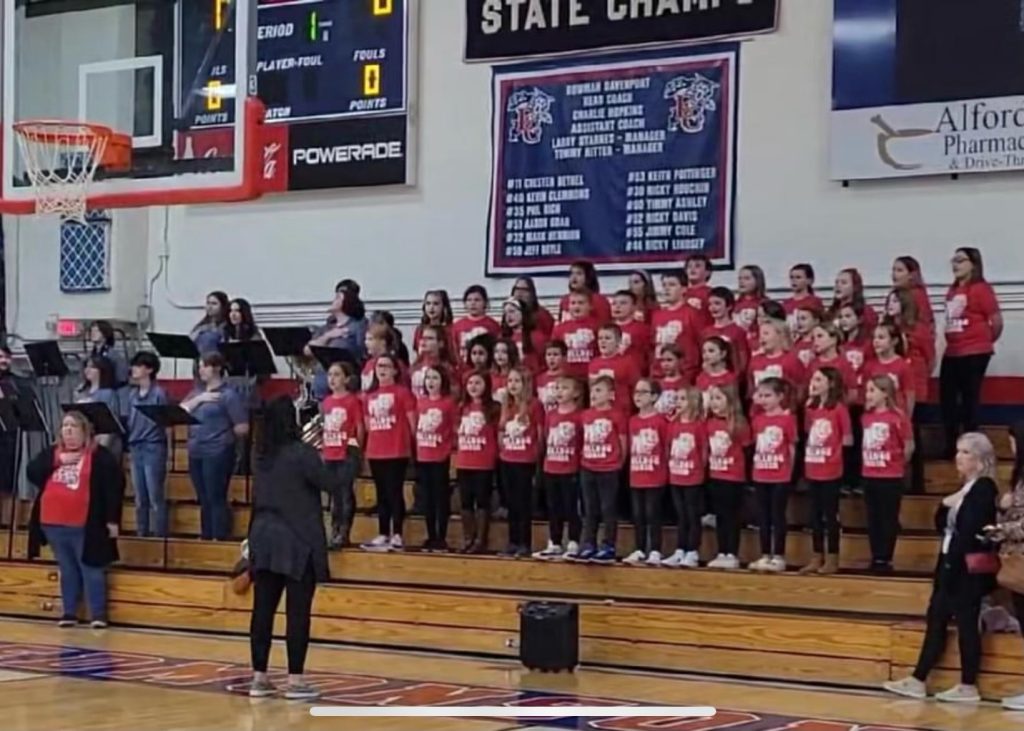 2023 Bulldog Choir Sing National Anthem at Basketball Game (SEE)